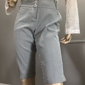 NWT.Bebe Loop Extended ShortColor Black White . Size 10